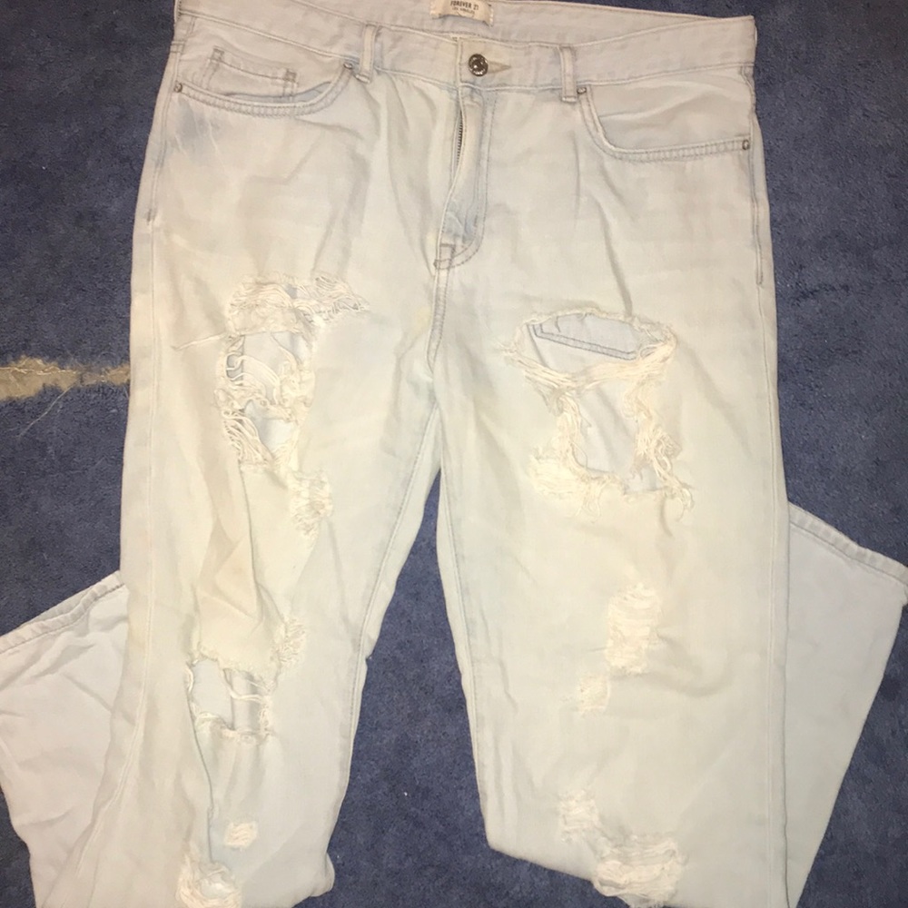 ✨Distressed jeans✨